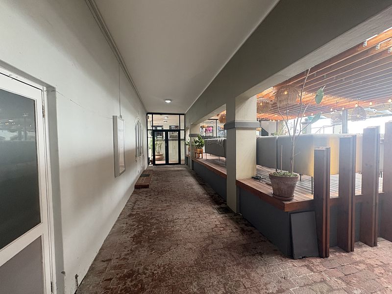 559 m² Retail property to let in Durbanville, IPIC Shopping Centre Aurora (photo 15)