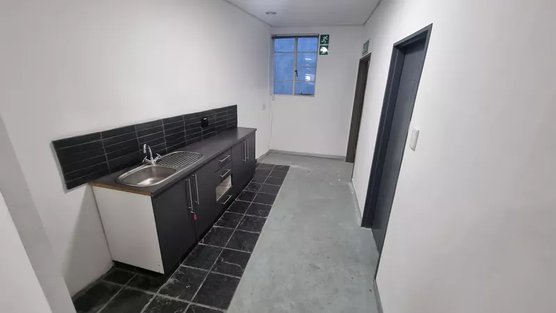 665 m² Office to let in Cape Town City Centre/CBD, The Bergstan (photo 18)