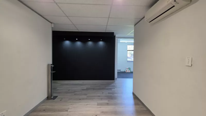 224 m² Office to let in Parow, De Tijger Business Park Building 2 (photo 13)