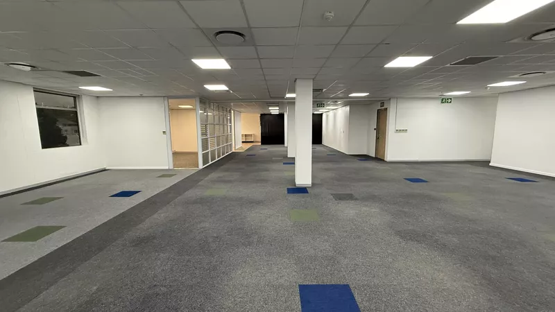472 m² Office to let in Claremont, 200 On Main (photo 14)