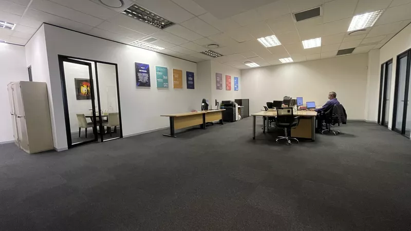 236 m² Office to let in Woodstock, The Boulevard (photo 6)