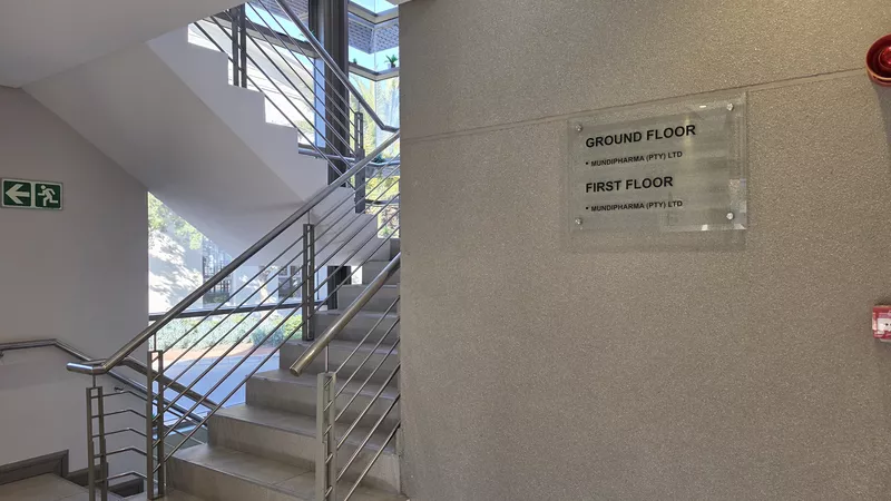 273 m² Office to let in Century City, Grosvenor Square - Block D (photo 5)