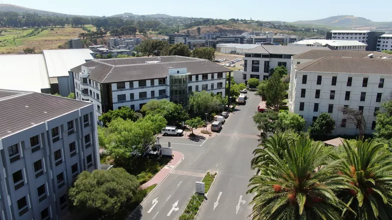 374 m² Office to let in Tijgerpark, Tijger Park Building 3 (photo 4)