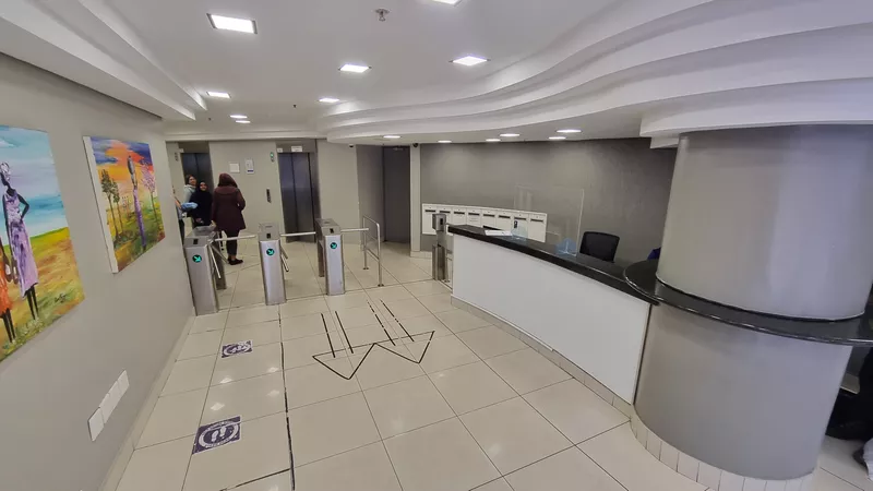 4 380 m² Office to let in Cape Town City Centre/CBD, Union Castle (photo 4)