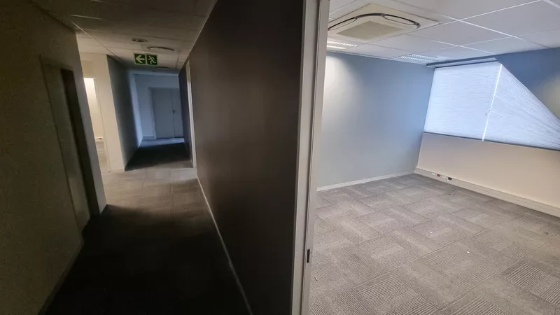 946 m² Office to let in Cape Town City Centre/CBD, Thomas Pattullo (photo 18)