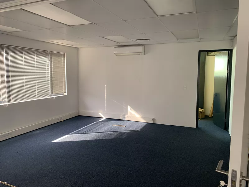 2 350 m² Industrial to let in Wimbledon Estate, 88 Wimbledon Road, Blackheath (photo 37)