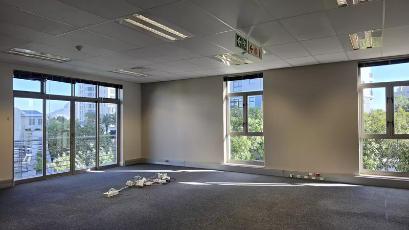 273 m² Office to let in Century City, Grosvenor Square - Block D (photo 19)