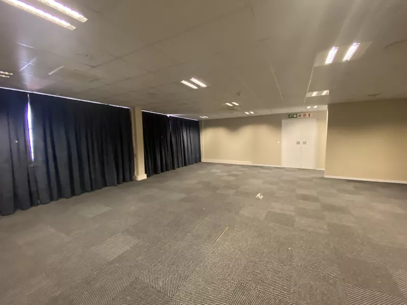 5 500 m² Office to let in Cape Town City Centre/CBD, 118 Buitengracht Street (photo 19)