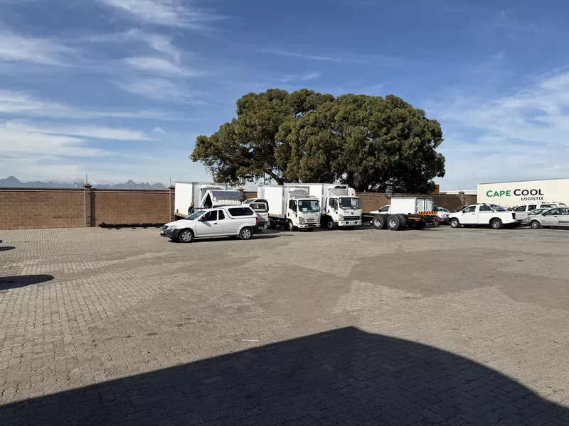 3 711 m² Industrial to let in Wimbledon Estate, Neulux building 2 (photo 17)