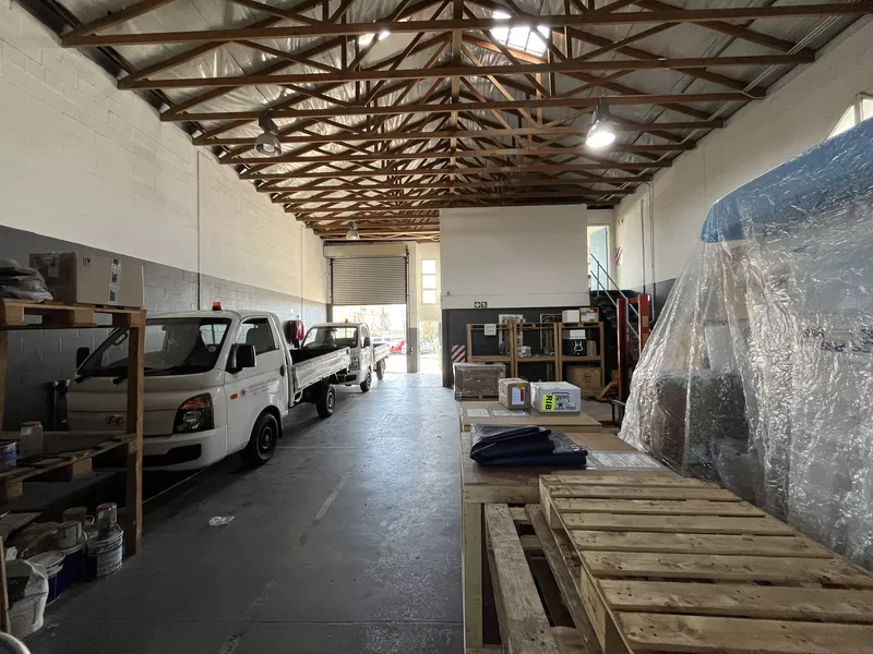 202 m² Industrial to let in Airport Industrial, Airport Business Park (photo 5)