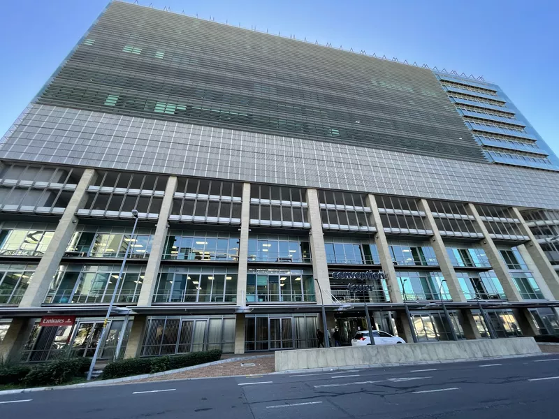 231 m² Office to let in Cape Town City Centre/CBD, Convention Towers (photo 3)