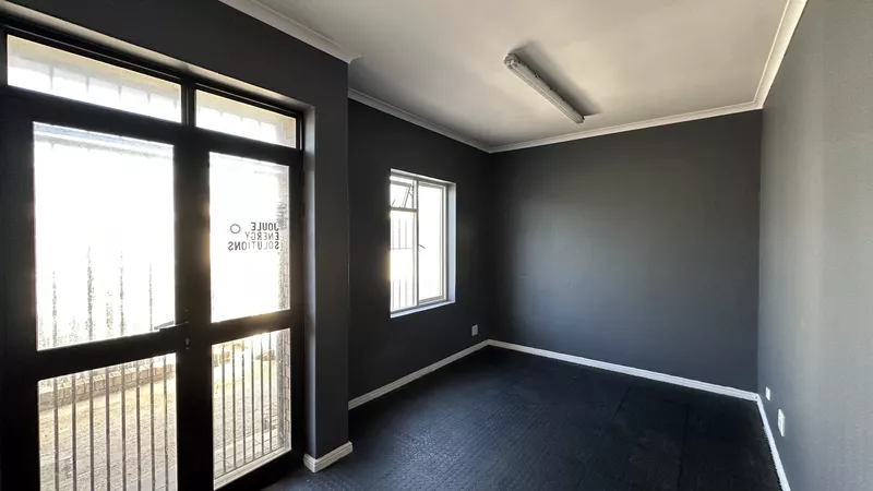 2 500 m² Industrial to let in Milnerton, 5 Marconi Cresent (photo 23)