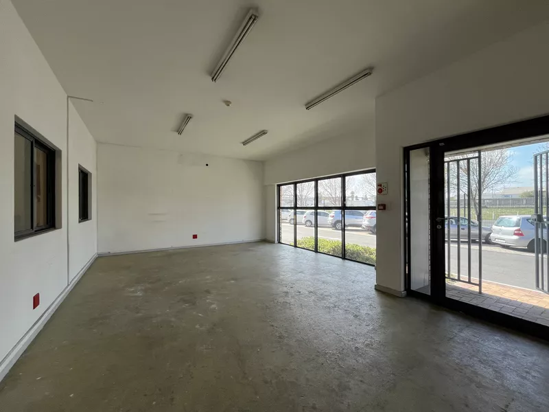 404 m² Industrial to let in Airport Industrial, CTX Business Park (photo 10)