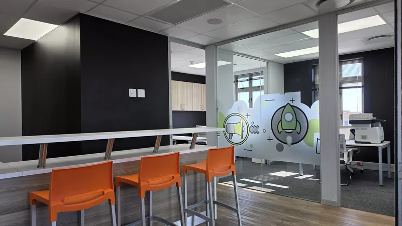 137 m² Office to let in Grosvenor Square, Grosvenor Square - Block A (photo 21)