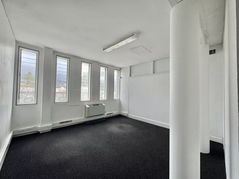 400 m² Office to let in Cape Town City Centre/CBD, 81 St Johns Street (photo 16)