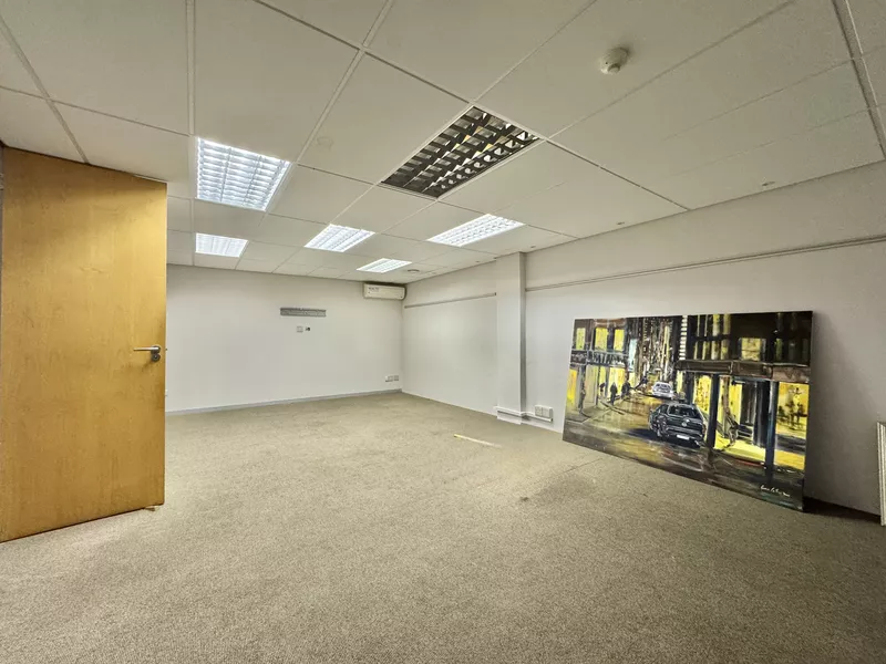 200 m² Office to let in Gardens, 11 Buitensingel Street (photo 8)
