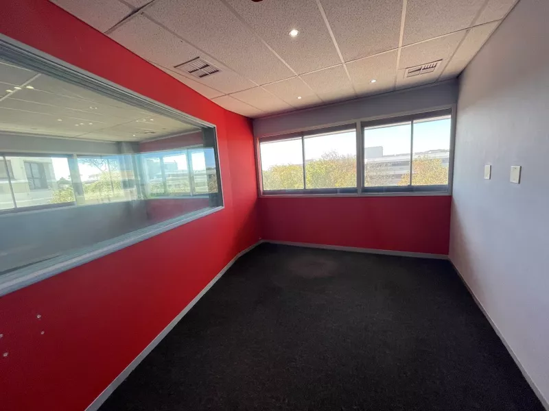 797 m² Office to let in Pinelands, Golf Park (photo 8)