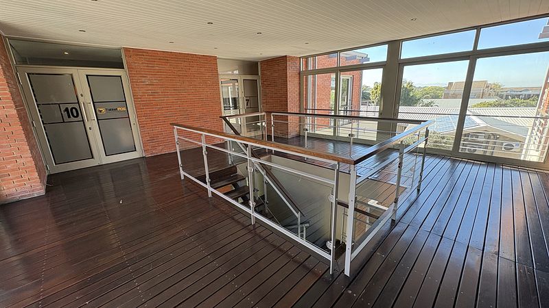 215 m² Office to let in Durbanville, Monaco Square (photo 4)