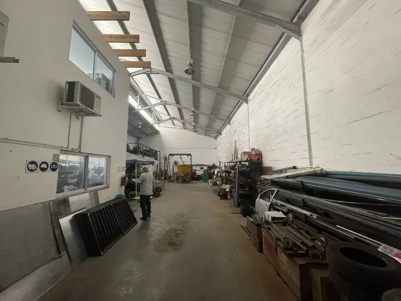321 m² Industrial to let in Capricorn Park, 25 Capricorn Crescent (photo 5)