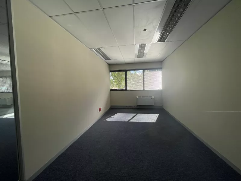 1 025 m² Office to let in Pinelands, Golf Park (photo 30)