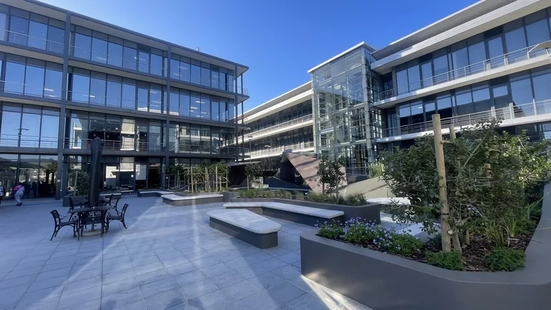 236 m² Office to let in Woodstock, The Boulevard (photo 3)