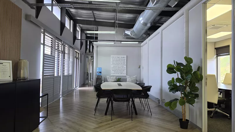 380 m² Office to let in Tyger Waterfront, The Cliffs (photo 11)