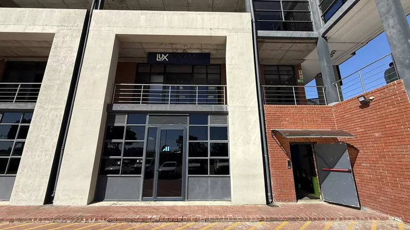 360 m² Office to let in Observatory, North Park (photo 6)