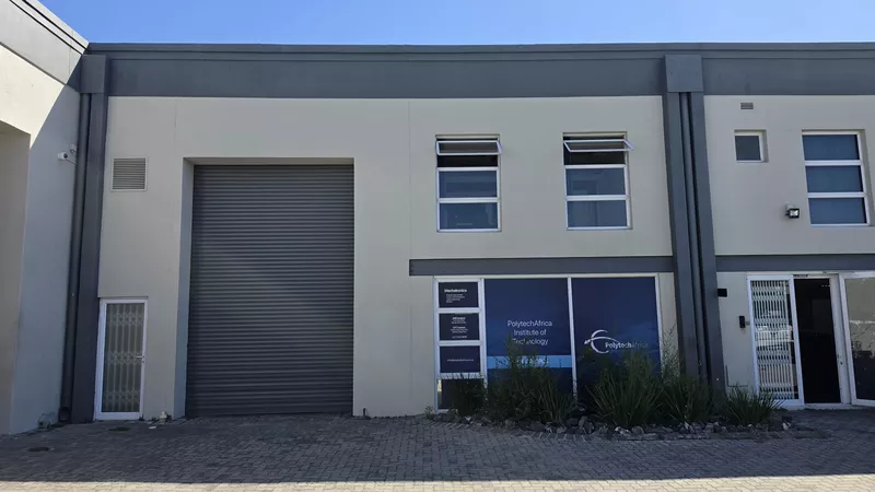 647 m² Office to let in Century City, 5 Edison Way - Century Gate (photo 11)