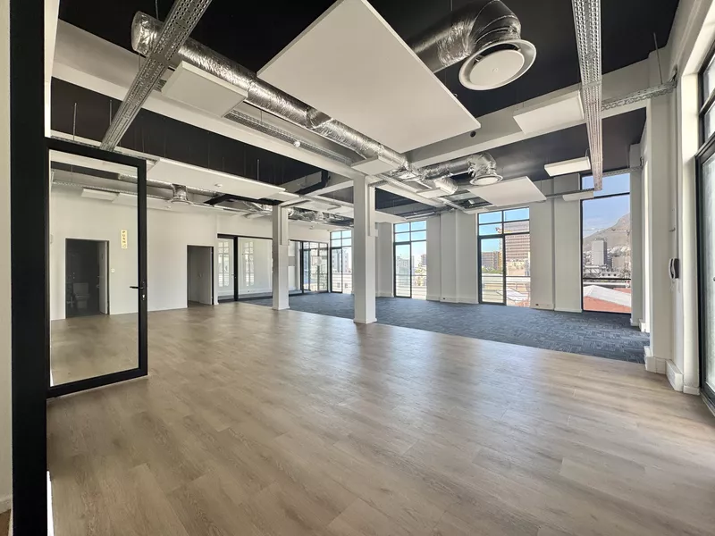215 m² Office to let in Cape Town City Centre/CBD, 172 Long Street (photo 3)