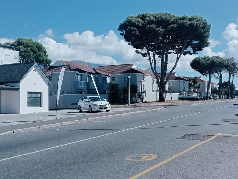 730 m² Office to let in Southern Suburbs, 186 Main Road, Diep River (photo 5)