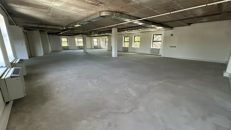 305 m² Office to let in Mowbray, River Park (photo 8)