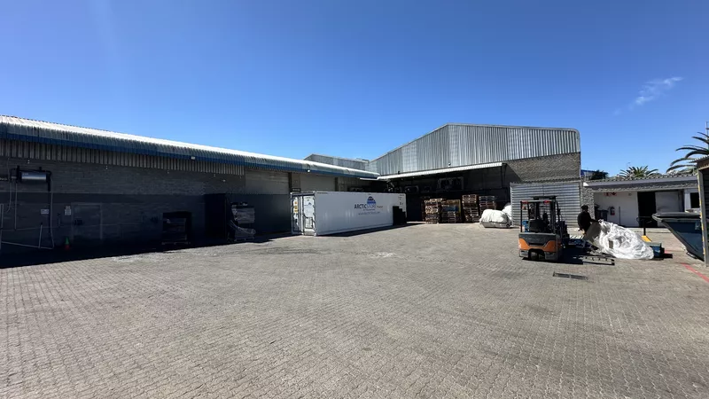 2 967 m² Industrial to let in Killarney Gardens, 1 Killarney Avenue (photo 2)