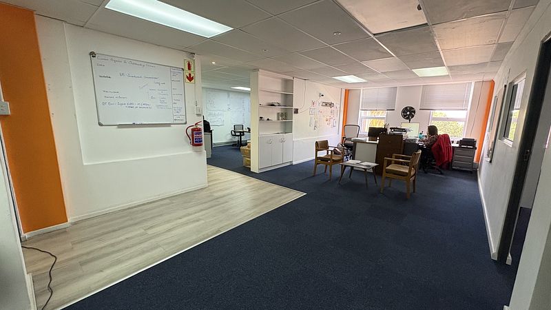 180 m² Office to let in Durbanville, Palm Grove (photo 44)