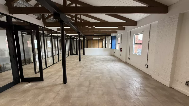 343 m² Office for sale in Foreshore, Castle Mews (photo 5)