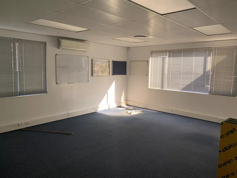 2 350 m² Industrial to let in Wimbledon Estate, 88 Wimbledon Road, Blackheath (photo 47)