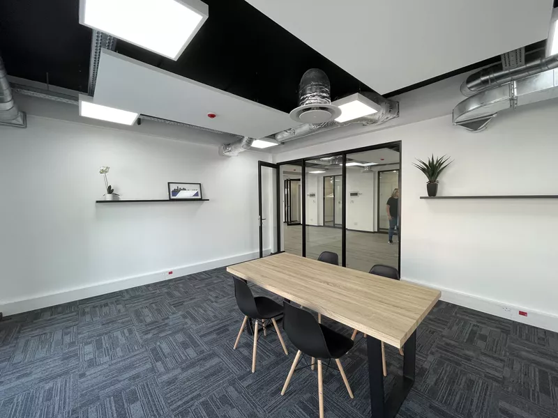 215 m² Office to let in Cape Town City Centre/CBD, 172 Long Street (photo 14)