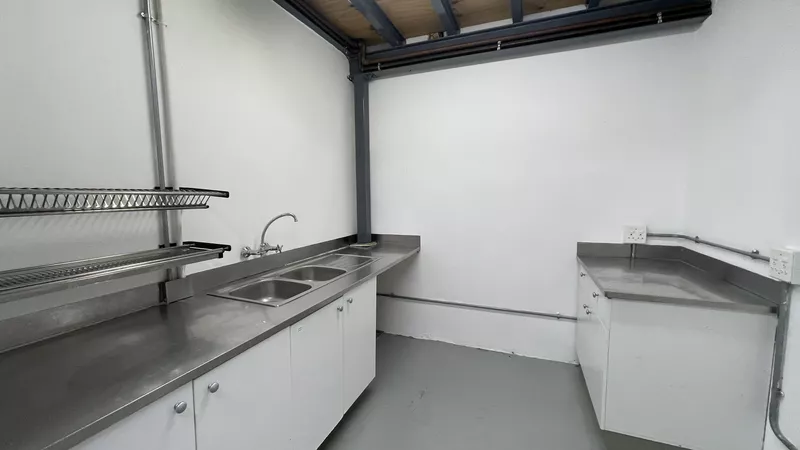 262 m² Office to let in Salt River, 97 Durham (photo 17)