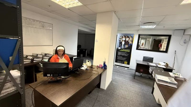 105 m² Office to let in Claremont, Montclare Place (photo 10)