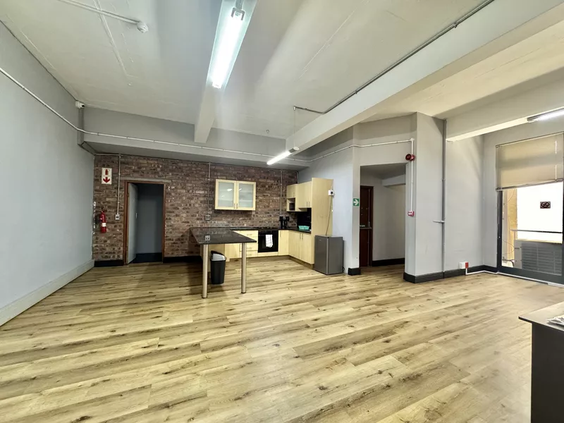 265 m² Office to let in Cape Town City Centre/CBD, 4 Loop Street (photo 17)