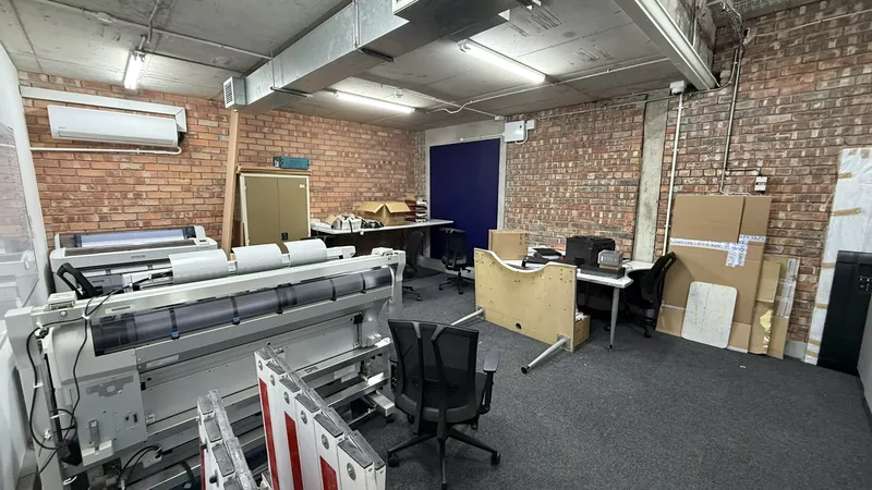 360 m² Office to let in Observatory, North Park (photo 18)
