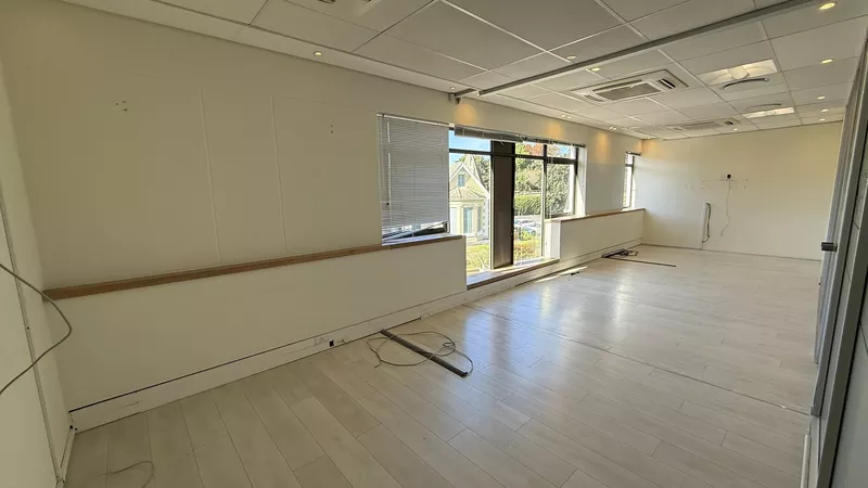415 m² Office to let in Newlands, Slade House, Boundary Terraces (photo 8)