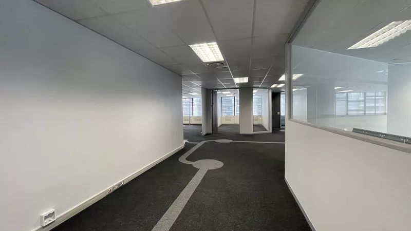 1 215 m² Office to let in Cape Town City Centre/CBD, 2 Long (photo 5)