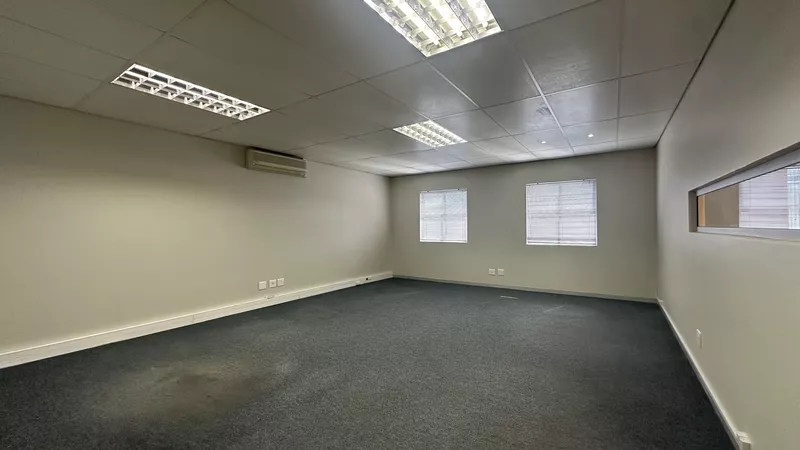 3 100 m² Industrial to let in Marconi Beam, 11 Kunene Circle (photo 24)