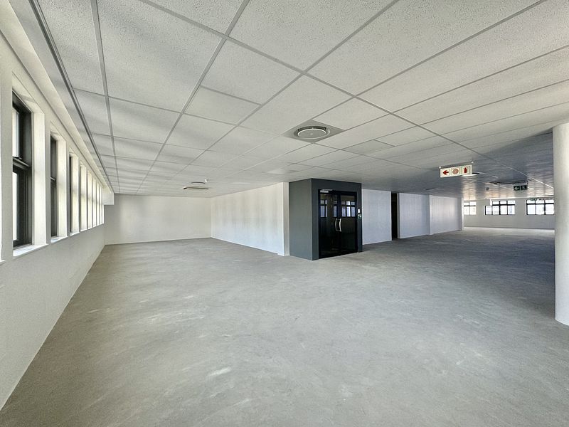 335 m² Office to let in Cape Town City Centre/CBD, 30 Waterkant (photo 2)