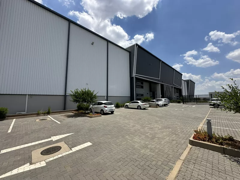 11 366 m² Industrial to let in Midrand, Lords View Industrial Park (photo 3)