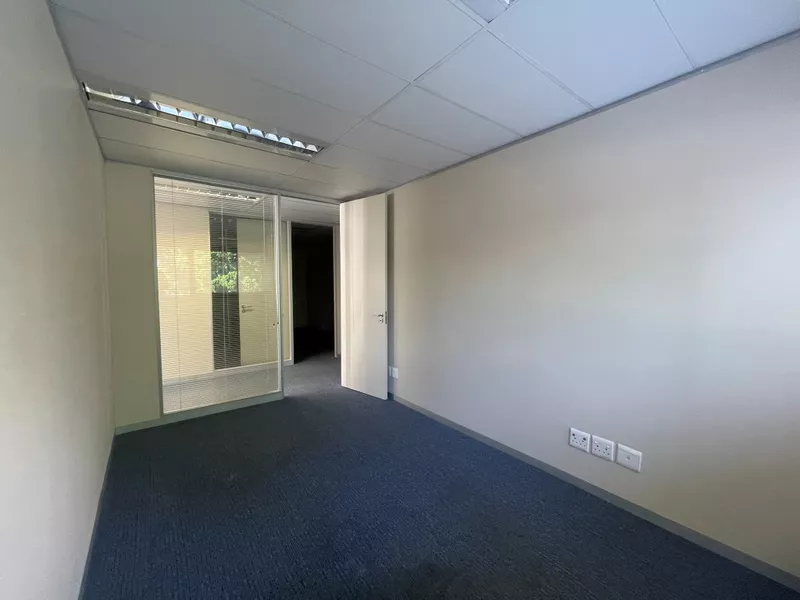1 025 m² Office to let in Pinelands, Golf Park (photo 29)