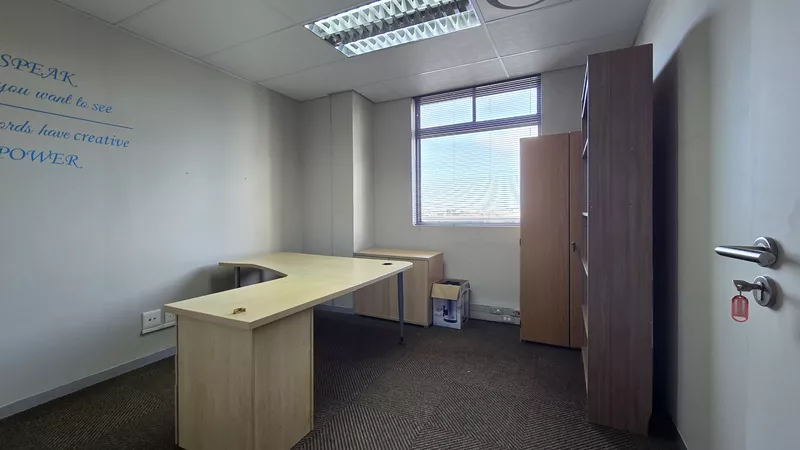 346 m² Office to let in Tyger Waterfront, The Cliffs (photo 30)