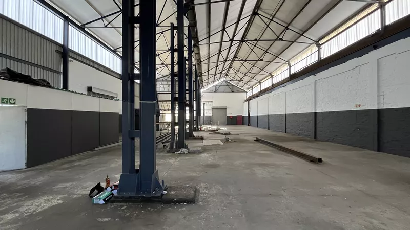 633 m² Industrial to let in Woodstock, Nearby Industrial Park (photo 6)