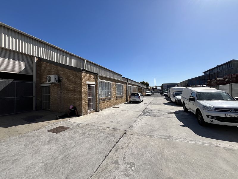 600 m² Industrial to let in Epping 2, 16 Losack Avenue (photo 1)