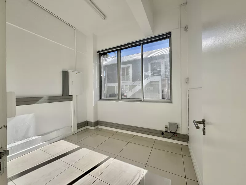 363 m² Office to let in Cape Town, So (photo 4)